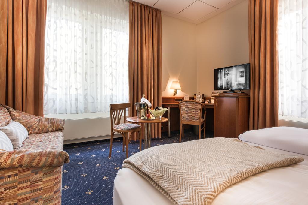 Akzent Hotel Koehler Giessen Bagian luar foto